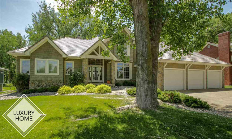 556 Monterey Trl, Dakota Dunes, SD